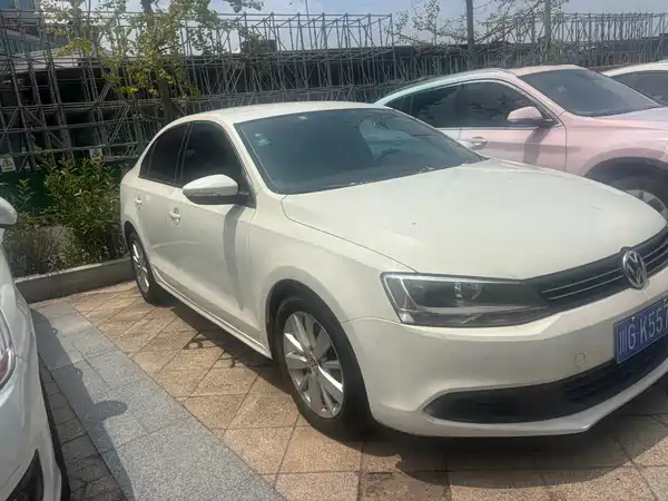 Volkswagen Sagitar 2014