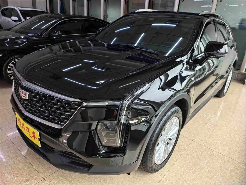 Cadillac XT4 2023 — фото 1