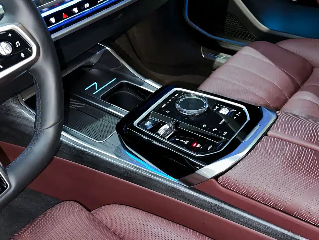 BMW i7 2023 — фото 12