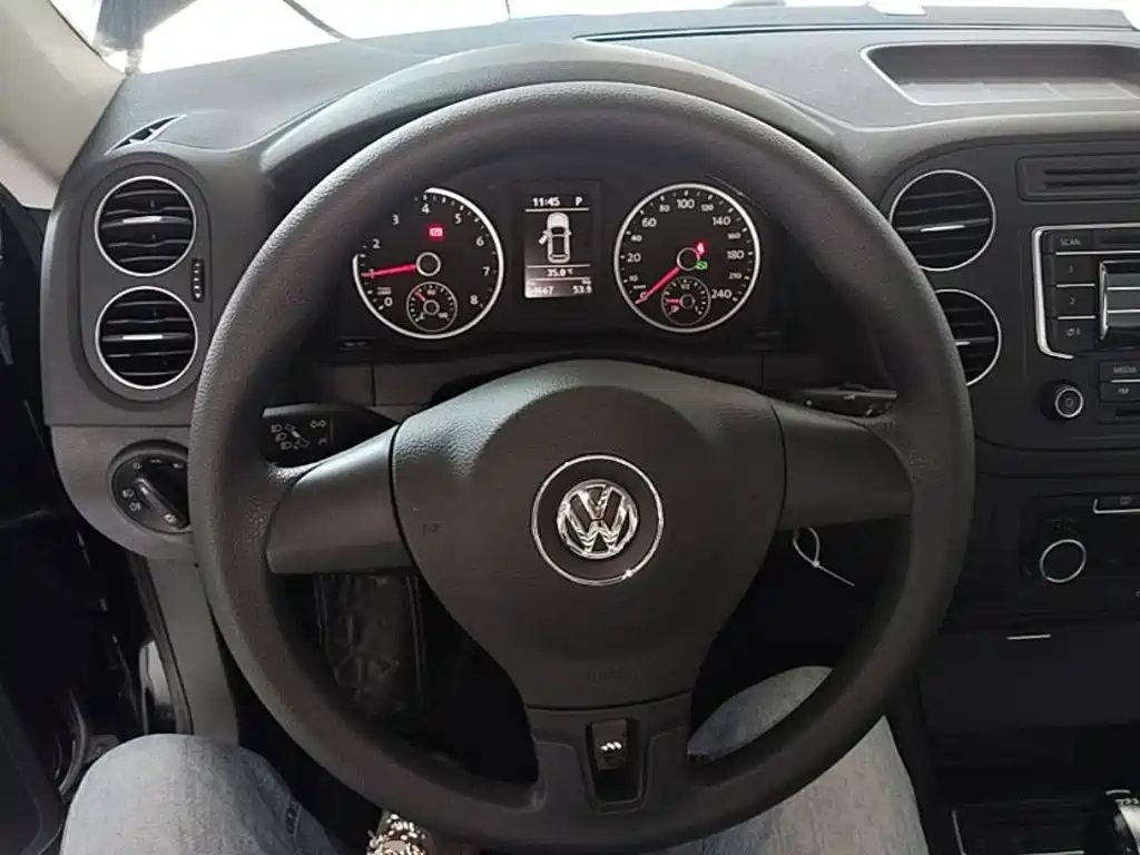 Volkswagen Tiguan 2017 — фото 11