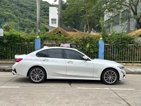 BMW 3 Series 2021