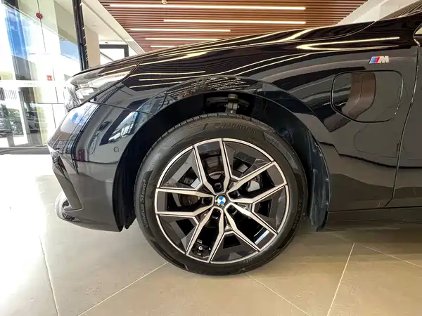 BMW i5 2025