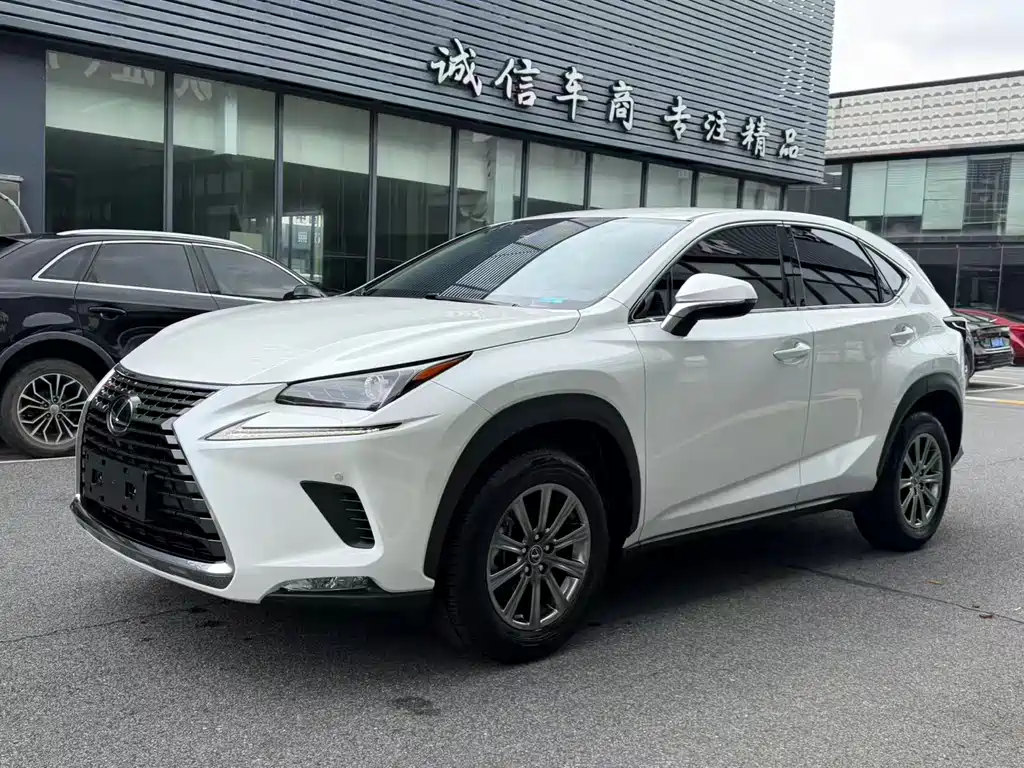 Lexus NX 2021