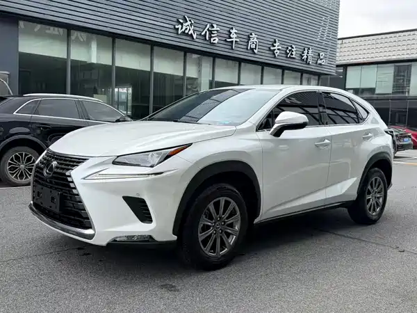Lexus NX 2021