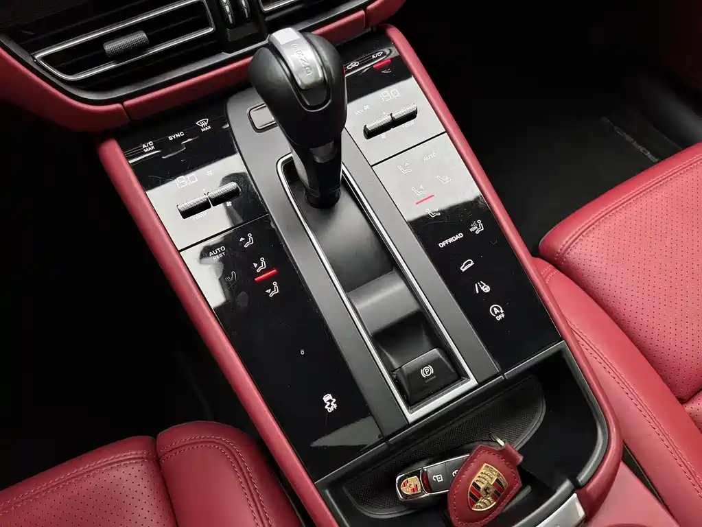 Porsche Macan 2023 — фото 11