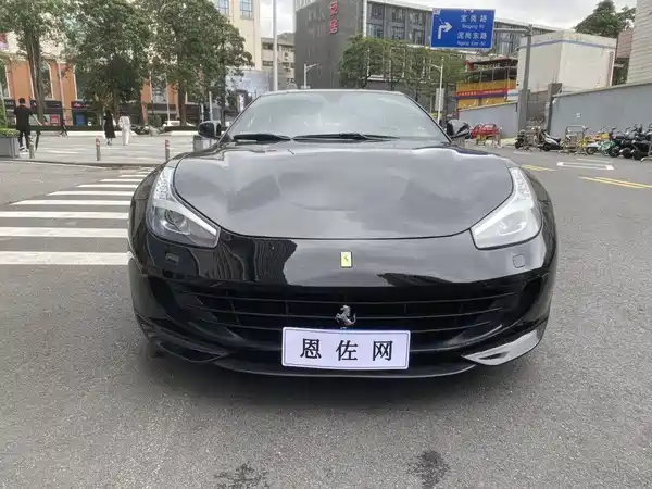 Ferrari GTC4Lusso 2020