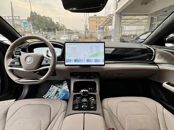 BYD Han 2024