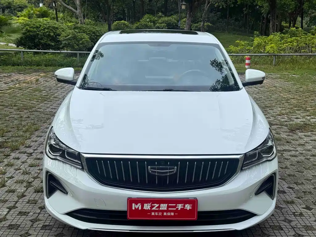 Geely Emgrand 2022