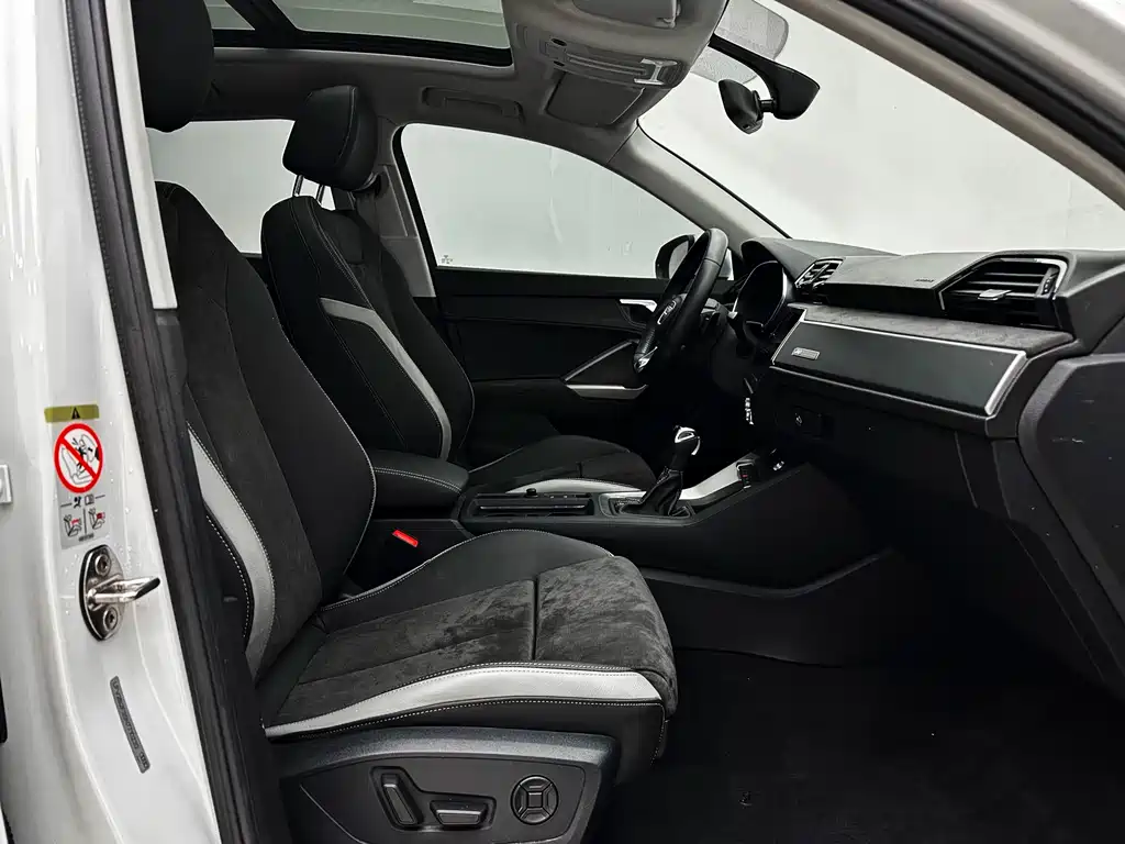 Audi Q3 2022 — фото 16