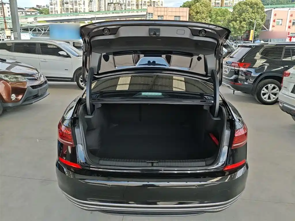 Volkswagen Passat 2023 — фото 19