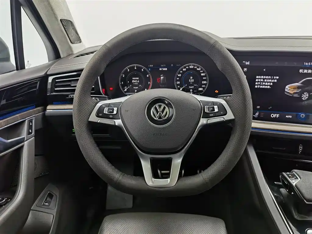 Volkswagen Touareg 2019 — фото 11