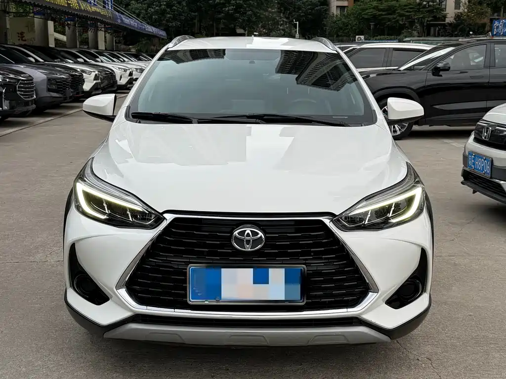 Toyota Yaris L 2023