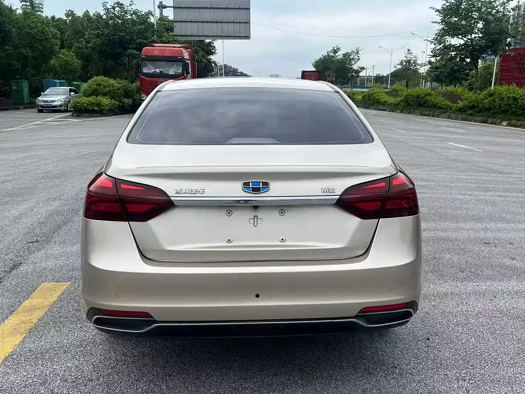 Geely Emgrand 2018