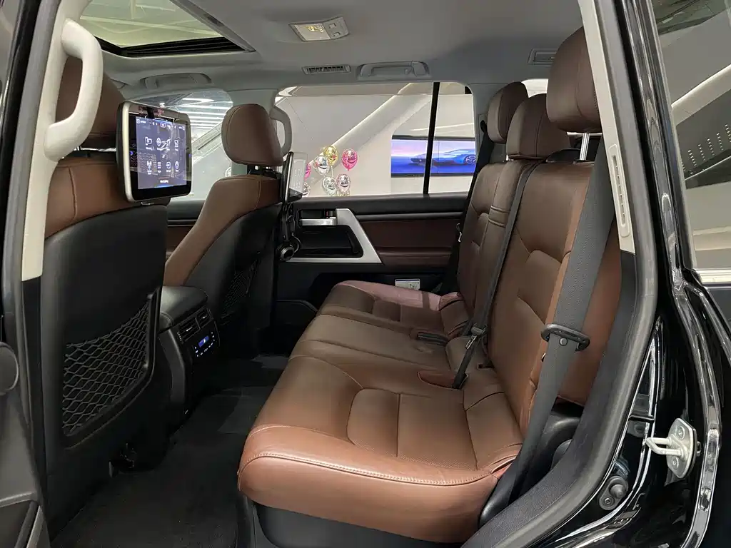 Toyota Land Cruiser 2019 — фото 17