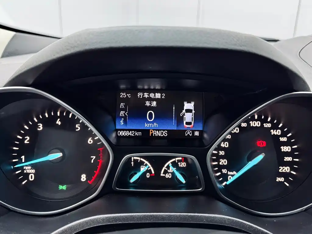 Ford Kuga 2017 — фото 12