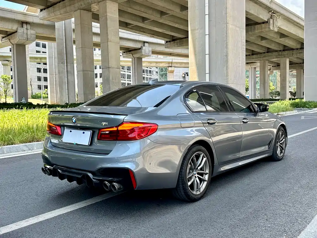 BMW 5 Series 2019 — фото 6
