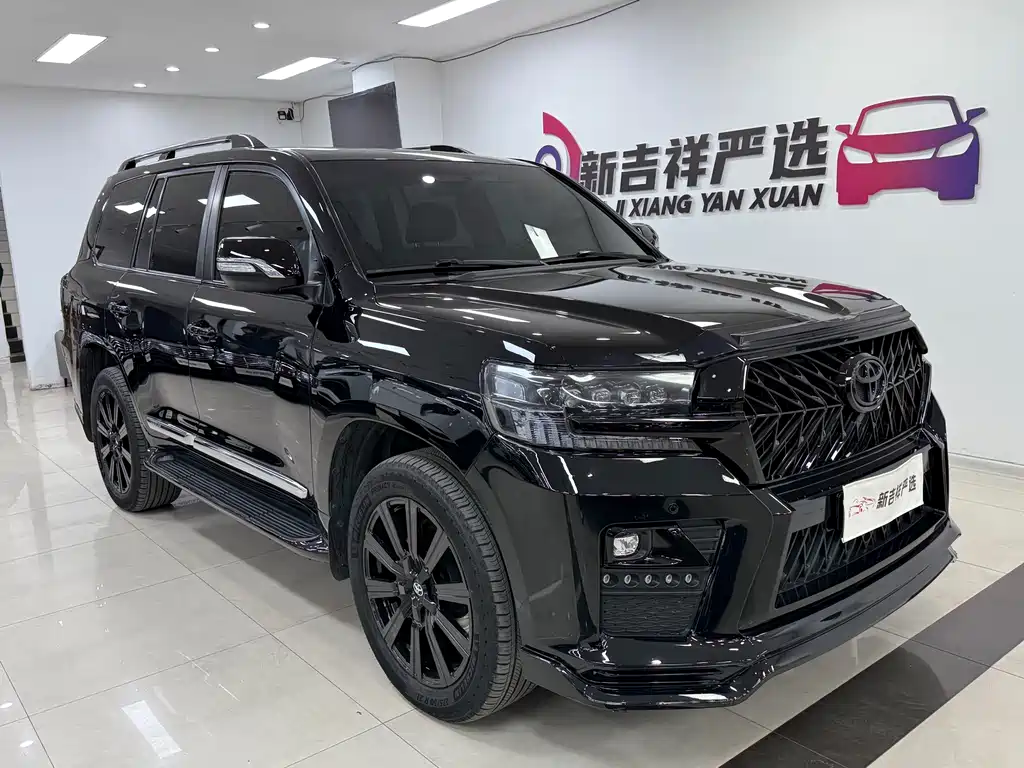 Toyota Land Cruiser 2018 — фото 1