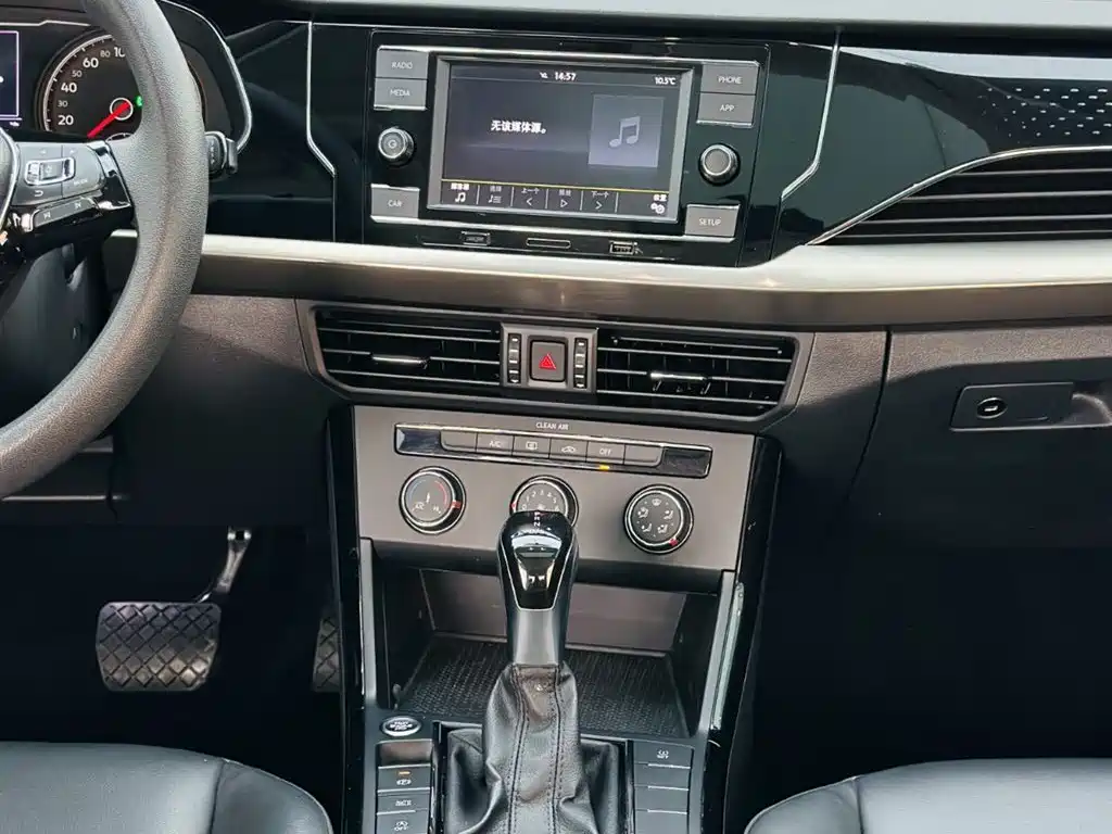 Volkswagen Passat 2019 — фото 18