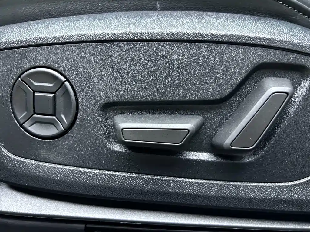 Audi A3 2023 — фото 9