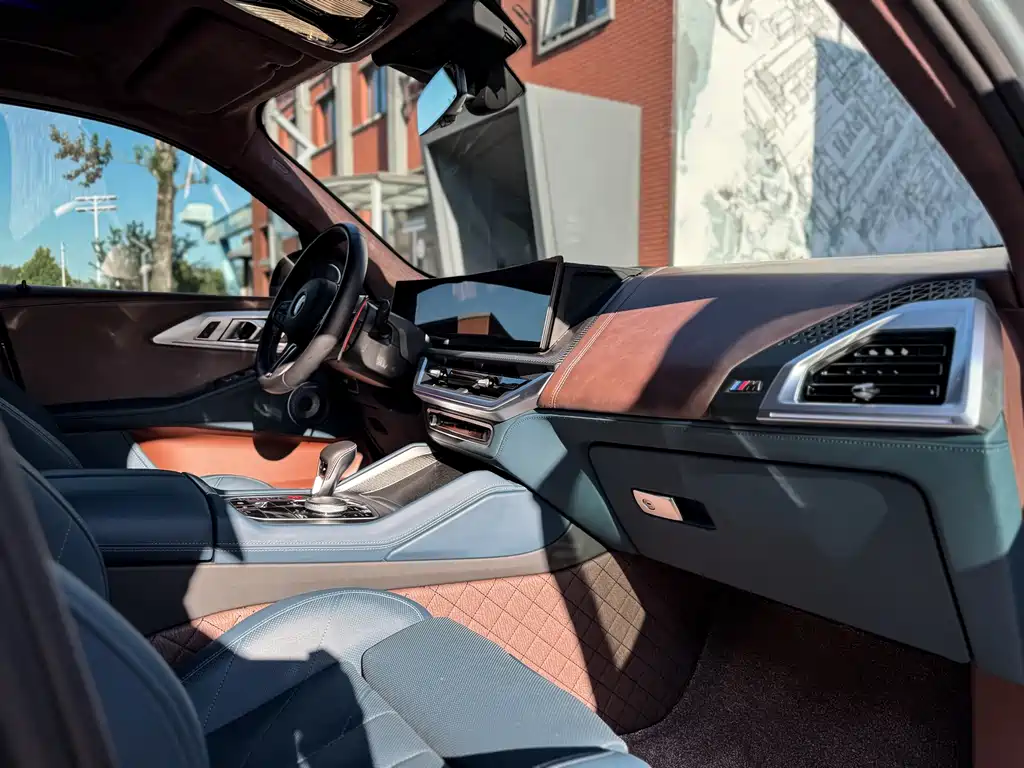 BMW XM 2024 — фото 17