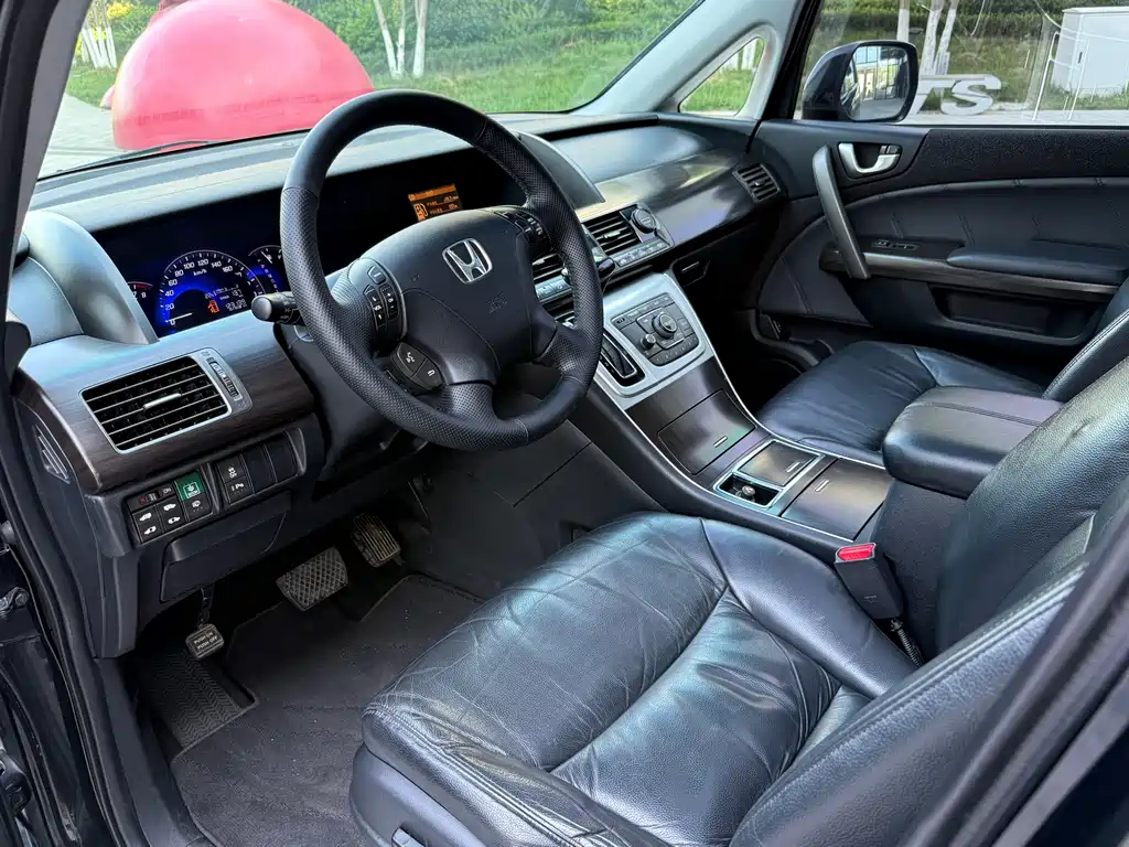 Honda Elysion 2012