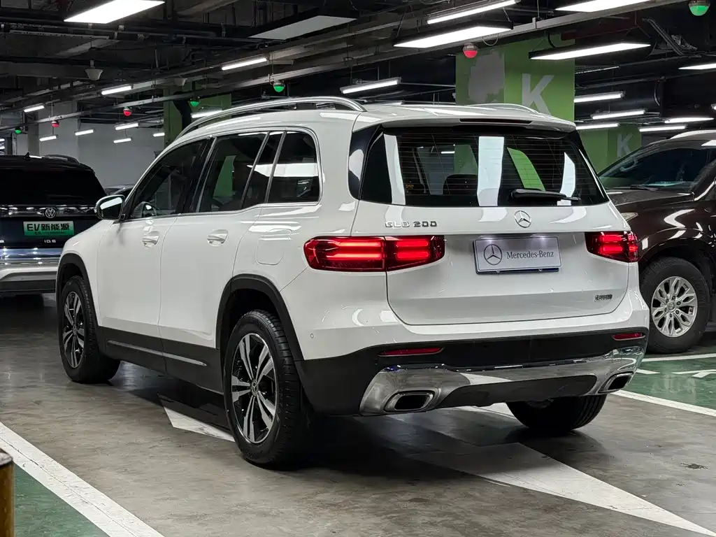 Mercedes-Benz GLB 2024 — фото 16