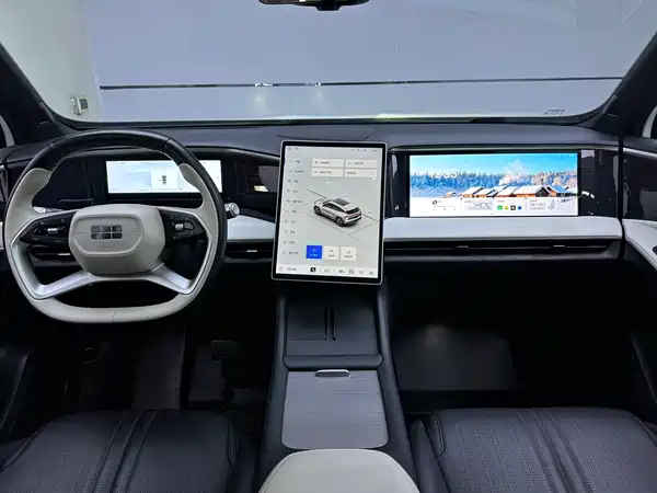 Geely Galaxy L7 2023