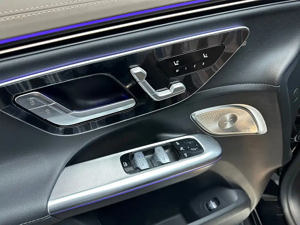 Mercedes-Benz EQE SUV 2025 — фото 15