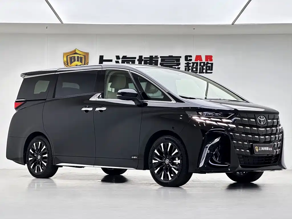 Toyota Alphard — фото 2