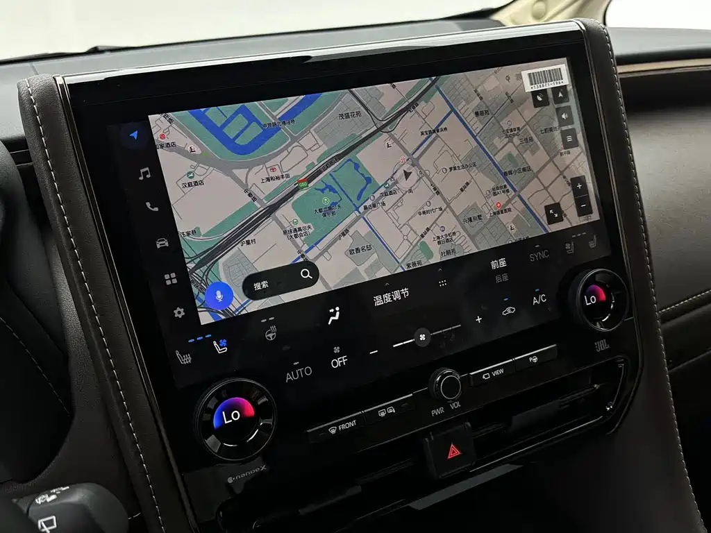 Toyota Alphard — фото 11