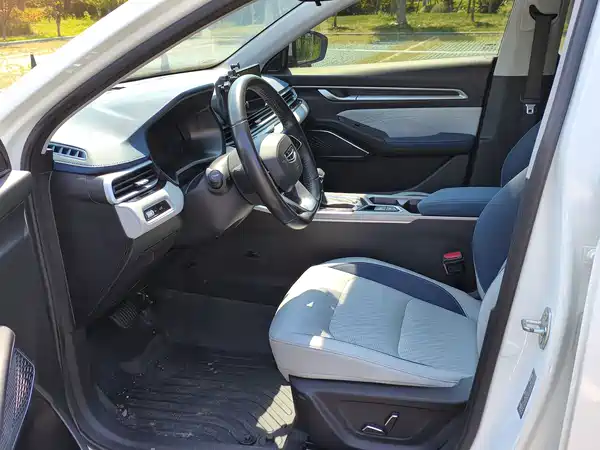 Geely Emgrand 2021