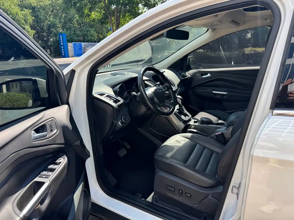 Ford Kuga 2015 — фото 7