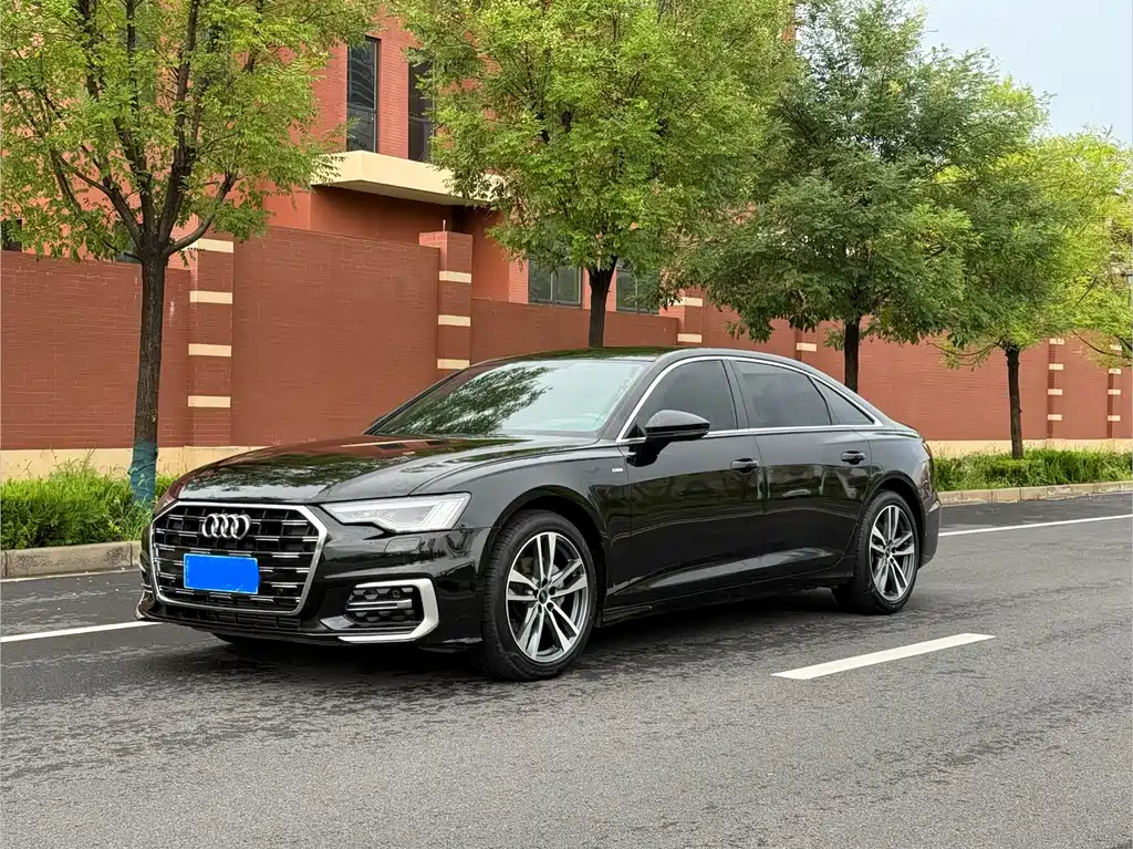 Audi A6L 2023 — фото 1