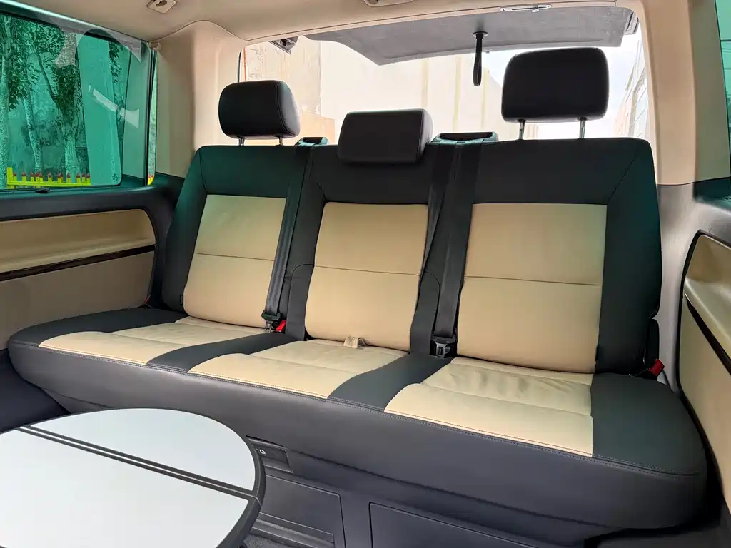 Volkswagen Multivan 2015 — фото 10