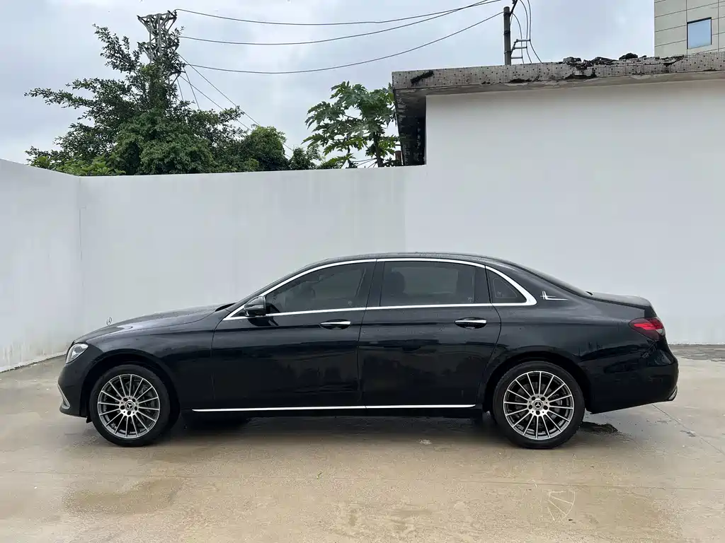 Mercedes-Benz E-Class 2024