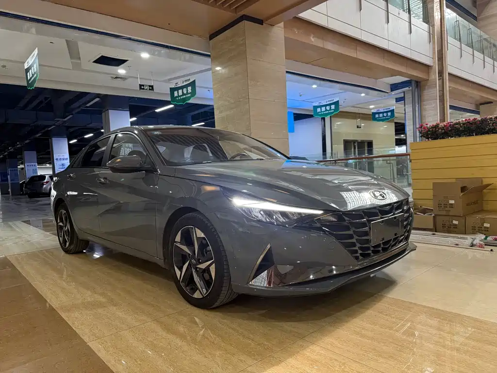 Hyundai Elantra 2023