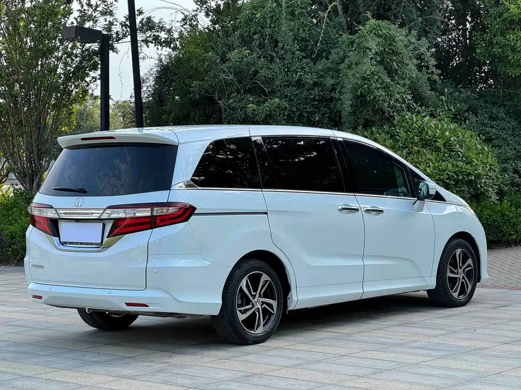 Honda Odyssey 2016 — фото 12