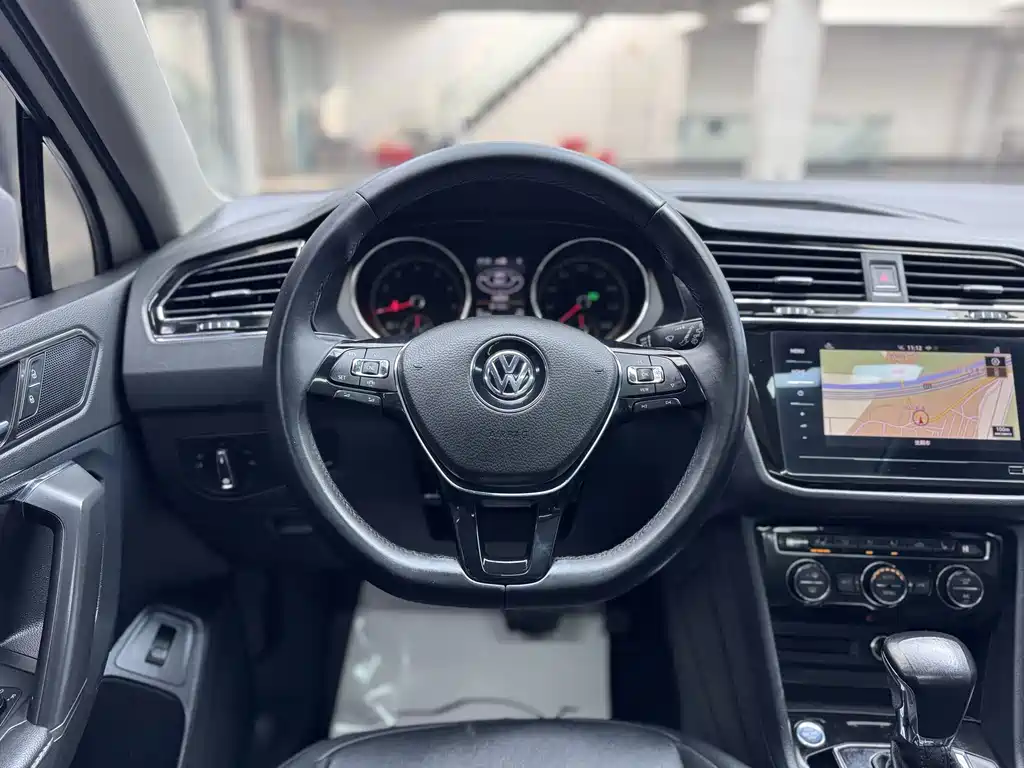 Volkswagen Tiguan L 2020 — фото 10