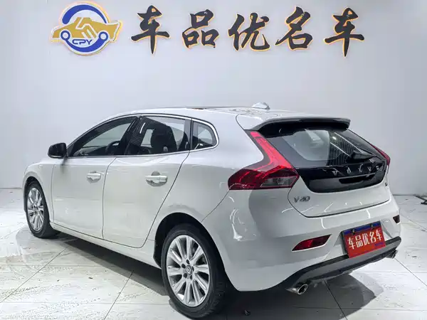 Volvo V40 2016