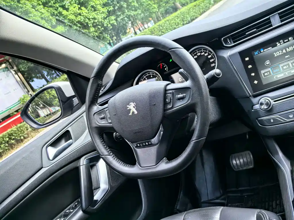 Peugeot 408 2014 — фото 10