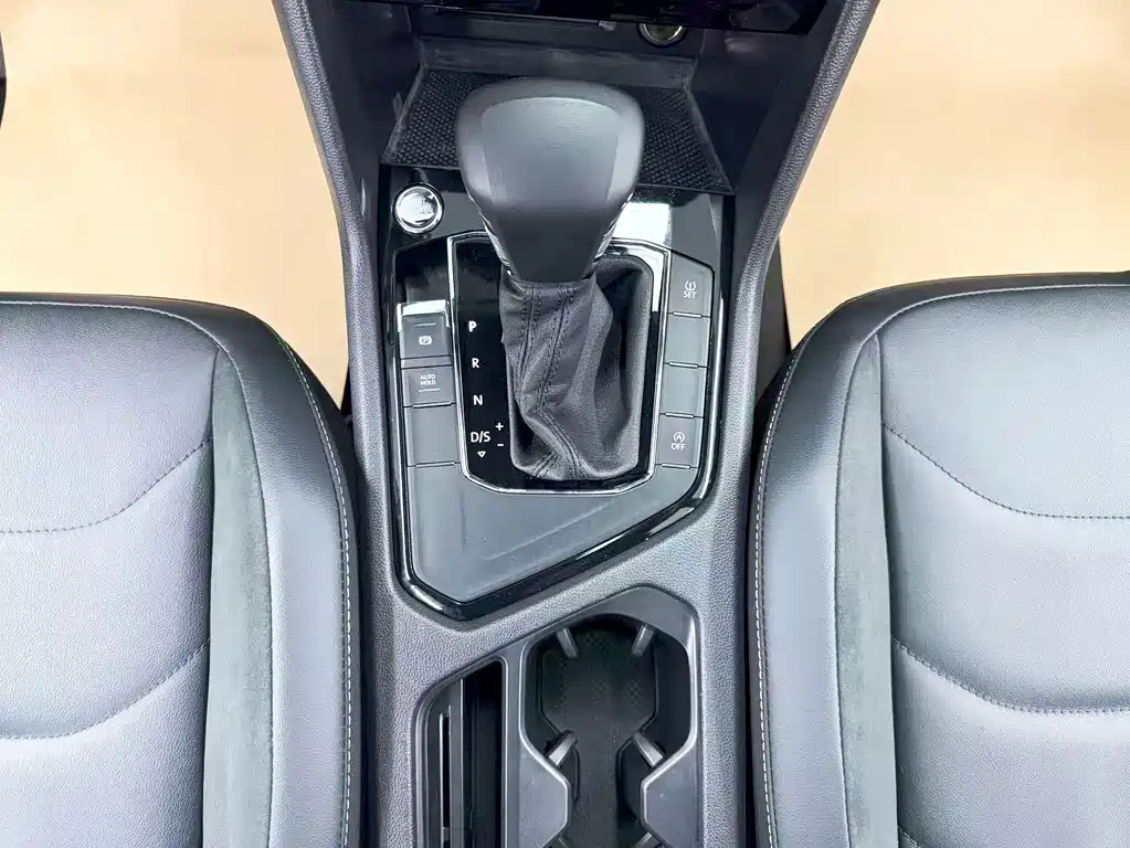 Volkswagen Tiguan L 2021 — фото 15