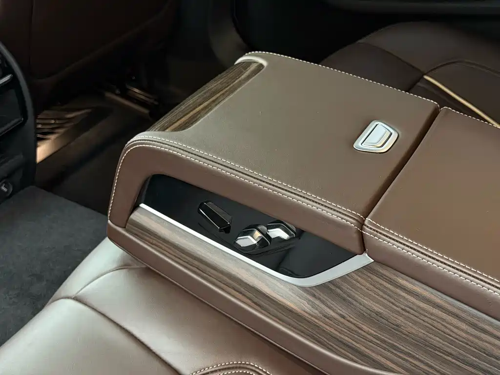 BMW 5 Series 2017 — фото 17