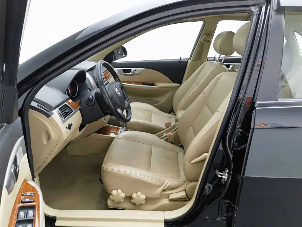 Buick Excelle 2015 — фото 10