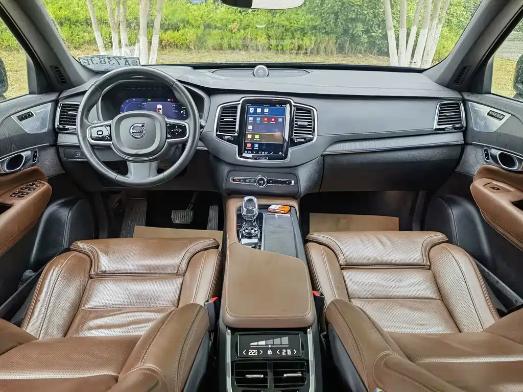 Volvo XC90 Plug-In Hybrid 2023 — фото 10
