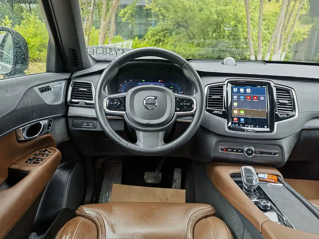 Volvo XC90 Plug-In Hybrid 2023 — фото 11