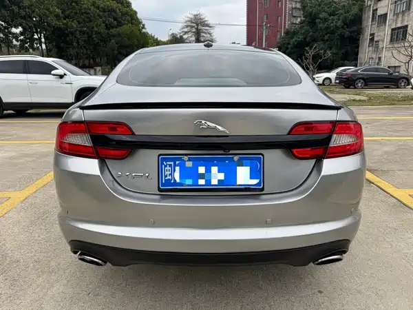 Jaguar XF 2013