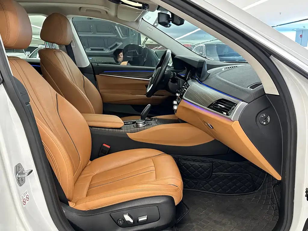 BMW 6 Series GT 2019 — фото 12