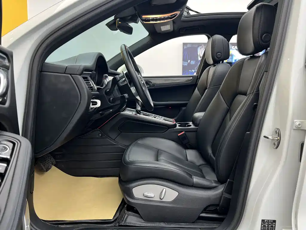Porsche Macan 2021