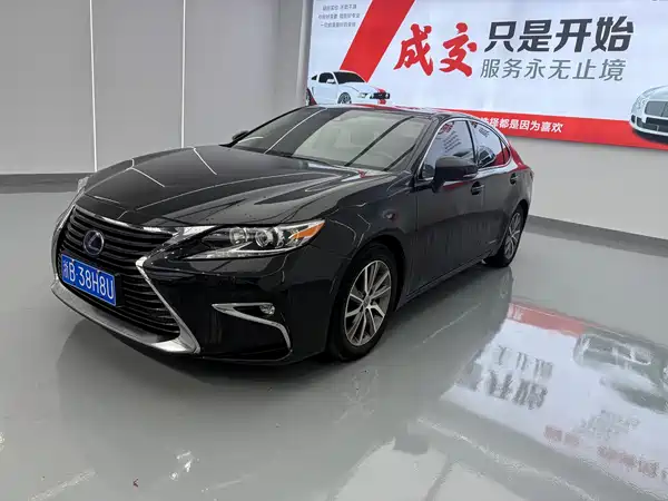 Lexus ES 2016