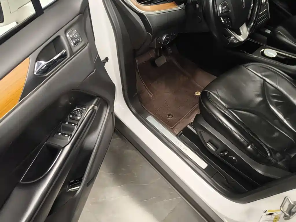 Lincoln MKC 2018 — фото 16